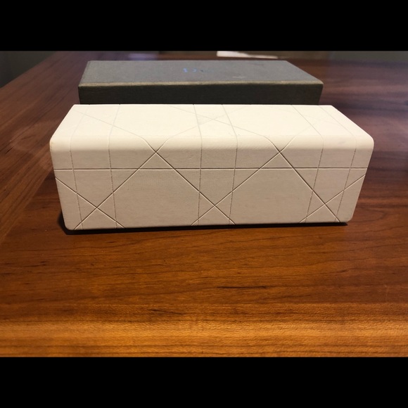 Christian Dior Tortoise Sunglasses - Picture 7 of 8